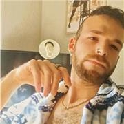 Persona joven y dinámica español de nacimiento con experiencia cara al público